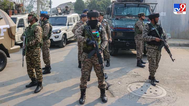 Jammu & Kashmir: কীভাবে সফল খানওয়ার অপারেশন? Jammu & Kashmir: কীভাবে সফল খানওয়ার অপারেশন?