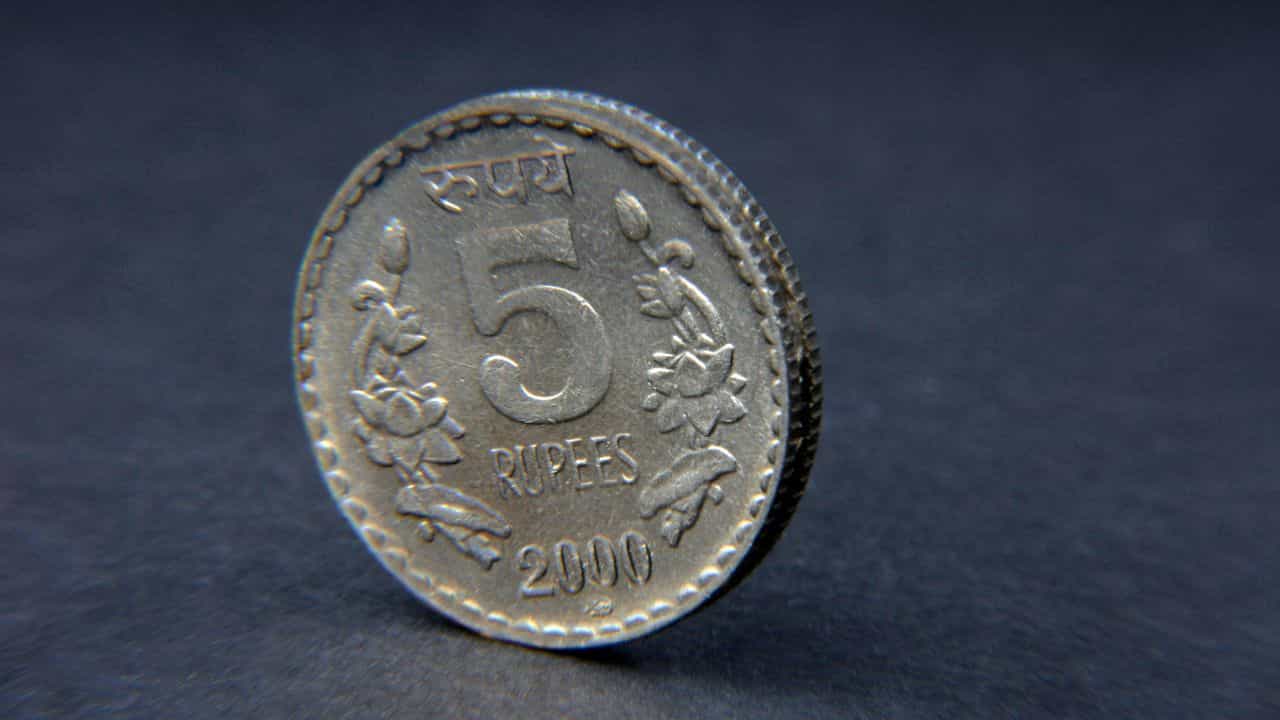 5 Rupees Coin Ban: বাংলাদেশে দেদার চোরাচালান হচ্ছে, এবার বন্ধই হয়ে যাবে ৫ টাকার কয়েন? 5 Rupees Coin Ban: বাংলাদেশে দেদার চোরাচালান হচ্ছে, এবার বন্ধই হয়ে যাবে ৫ টাকার কয়েন?