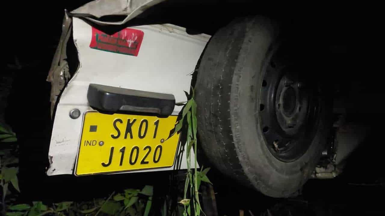 Accident in Sikkim: সিকিমে বেড়াতে গিয়ে ভয়ঙ্কর দুর্ঘটনা, কলকাতার আড়াই বছরের শিশুর মৃত্যু, বাঁচল না মা Accident in Sikkim: সিকিমে বেড়াতে গিয়ে ভয়ঙ্কর দুর্ঘটনা, কলকাতার আড়াই বছরের শিশুর মৃত্যু, বাঁচল না মা