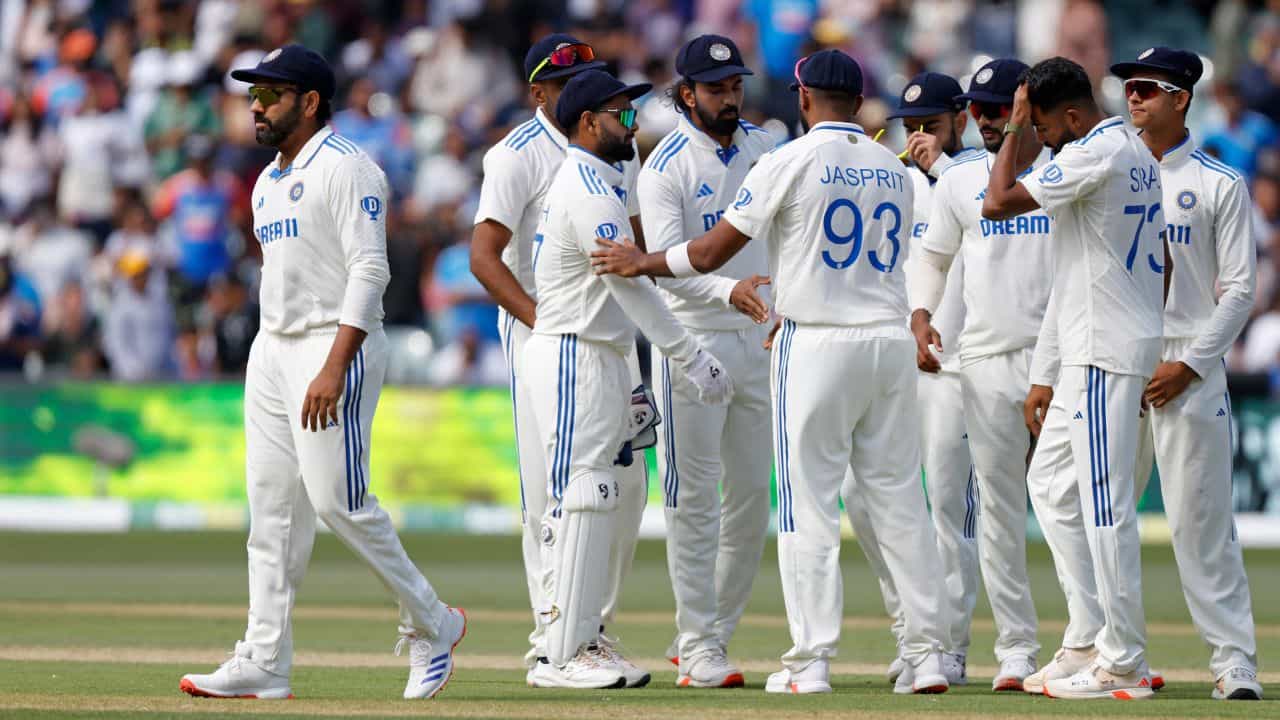 IND vs AUS: গোলাপি বলে অজি কাঁটা পেরোতে না পেরে কাকে দোষ দিলেন ক্যাপ্টেন রোহিত শর্মা? IND vs AUS: গোলাপি বলে অজি কাঁটা পেরোতে না পেরে কাকে দোষ দিলেন ক্যাপ্টেন রোহিত শর্মা?