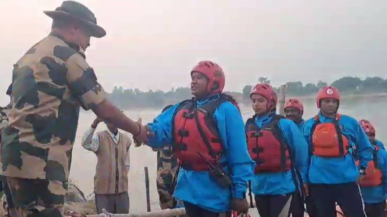 BSF: তৈরি মহিলা BSF-এর টিম, জলপথে হাজির হলেন বাংলায়, কেন এলেন হঠাৎ?