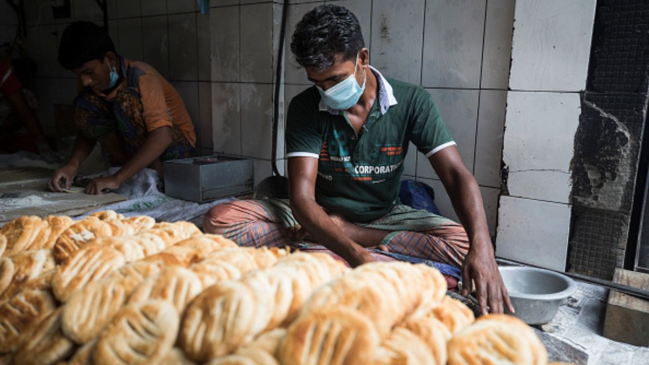 Bakarkhani: ফ্রান্সের বাজারে বাঙালির রুটি-মাখন! পেল হেরিটেজ তকমাও