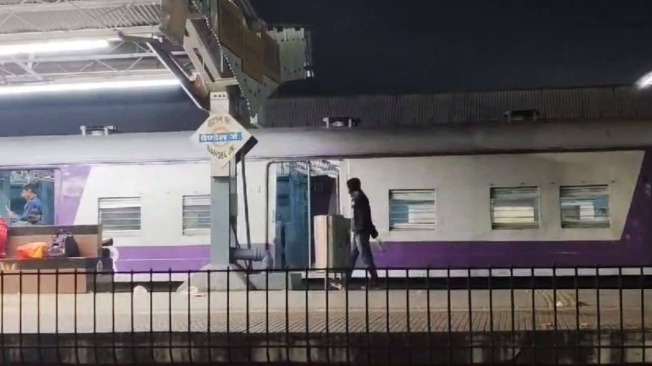 Bandel: ভাঙল প্যান্টোগ্রাফ, দুর্ঘটনার হাত থেকে রক্ষা পেল কামরূপ এক্সপ্রেস