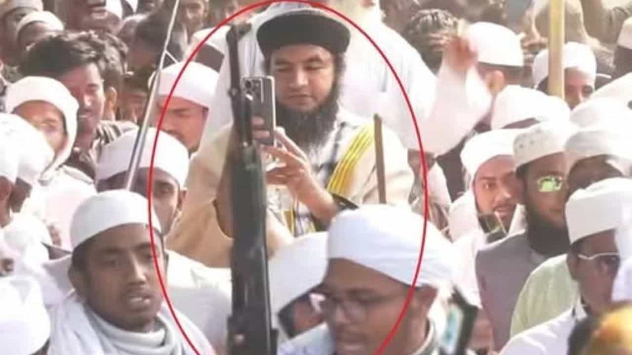 Bangladesh: জঙ্গিদের হাতে চলে গিয়েছে বাংলাদেশ? বুকে ভয় ধরাচ্ছে তসলিমার পোস্ট Bangladesh: জঙ্গিদের হাতে চলে গিয়েছে বাংলাদেশ? বুকে ভয় ধরাচ্ছে তসলিমার পোস্ট