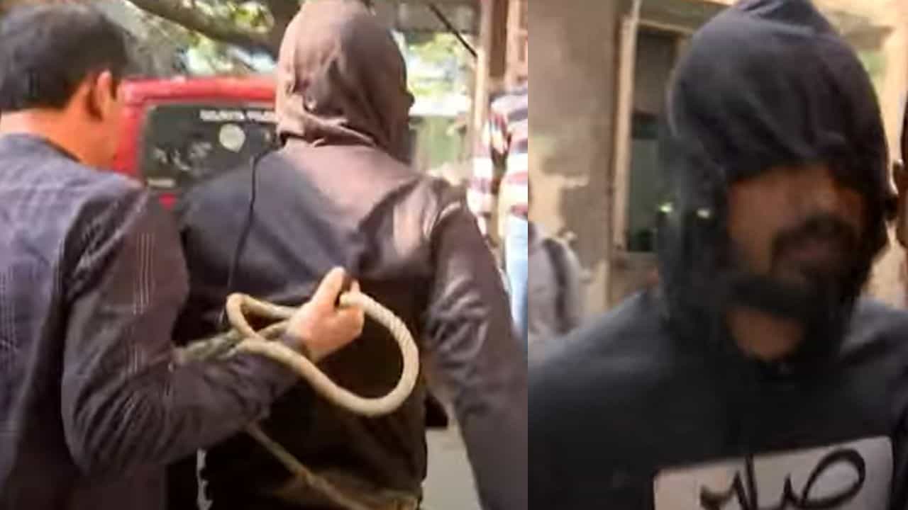 Bangladeshi infiltrator arrested: বাংলাদেশি অনুপ্রবেশকারী আবিদুর জাল নথি পেলেন কীভাবে? উত্তর লুকিয়ে বারাসতে Bangladeshi infiltrator arrested: বাংলাদেশি অনুপ্রবেশকারী আবিদুর জাল নথি পেলেন কীভাবে? উত্তর লুকিয়ে বারাসতে