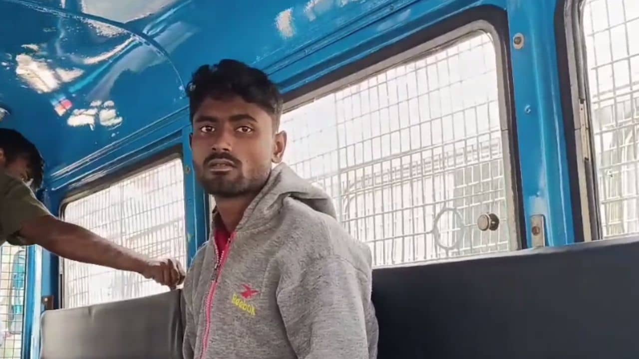 ফুটফুটে দুই শিশুকে বিড়ির ছ্যাঁকা, চোখে আঙুল ঢুকিয়ে অত্যাচার, গ্রেফতার সৎ বাবা