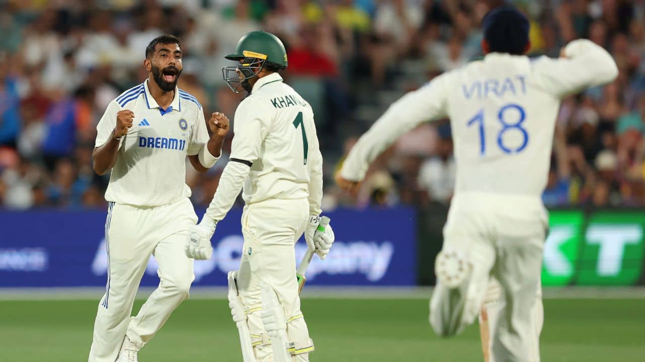 IND vs AUS Day 1: গোধূলী কাজে লাগানো হল না, প্রথম দিন অস্ট্রেলিয়ার নামেই