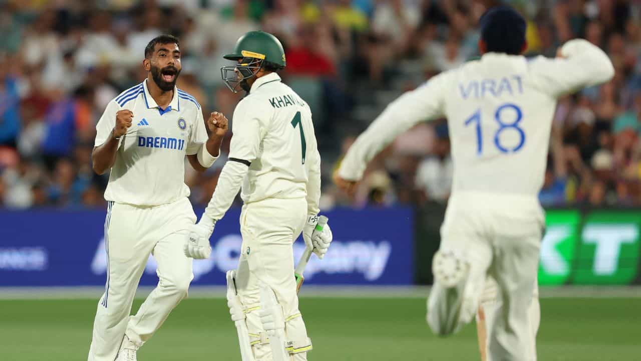 IND vs AUS Day 1: 'গোধূলী' কাজে লাগানো হল না, প্রথম দিন অস্ট্রেলিয়ার নামেই IND vs AUS Day 1: 'গোধূলী' কাজে লাগানো হল না, প্রথম দিন অস্ট্রেলিয়ার নামেই