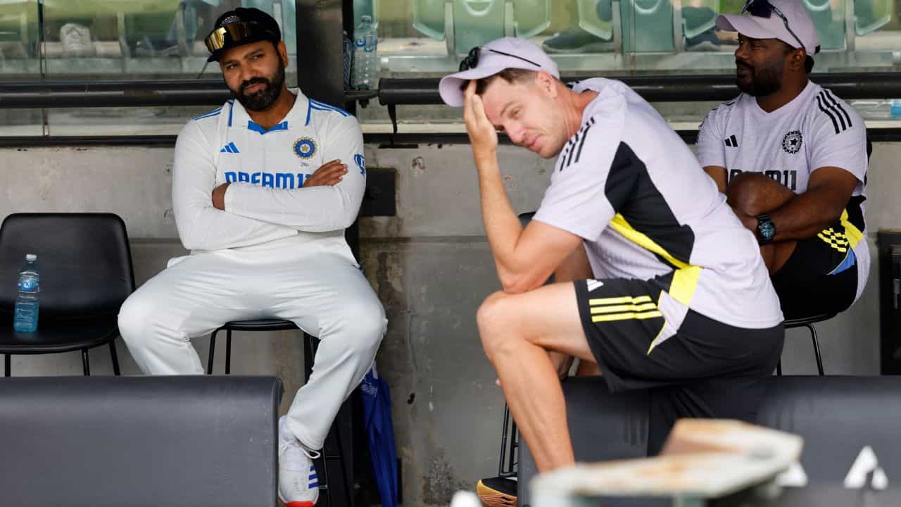 IND vs AUS: কালই শুরু প্র্যাক্টিস, রোহিত শর্মার ফের জায়গা বদল হতে পারে! IND vs AUS: কালই শুরু প্র্যাক্টিস, রোহিত শর্মার ফের জায়গা বদল হতে পারে!