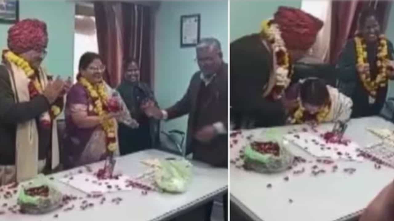 হায় রে নিয়তি! স্ত্রীর দেখভালের জন্য স্বেচ্ছাবসর নিচ্ছিলেন, অবসরের অনুষ্ঠানেই লুটিয়ে পড়লেন স্ত্রী! হায় রে নিয়তি! স্ত্রীর দেখভালের জন্য স্বেচ্ছাবসর নিচ্ছিলেন, অবসরের অনুষ্ঠানেই লুটিয়ে পড়লেন স্ত্রী!