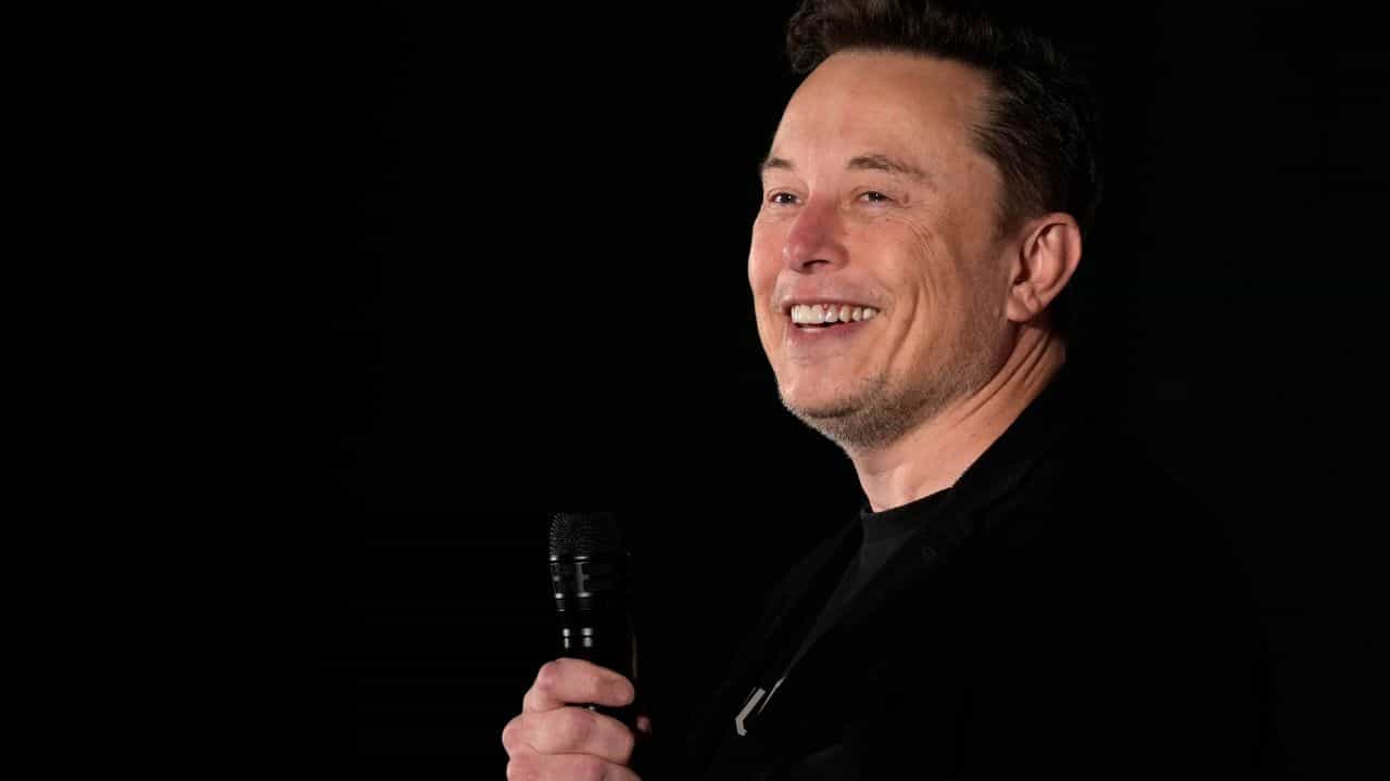 Elon Musk: নাম পরিবর্তন করলেই সাড়ে ৮ হাজার কোটি টাকা দেবেন মাস্ক Elon Musk: নাম পরিবর্তন করলেই সাড়ে ৮ হাজার কোটি টাকা দেবেন মাস্ক