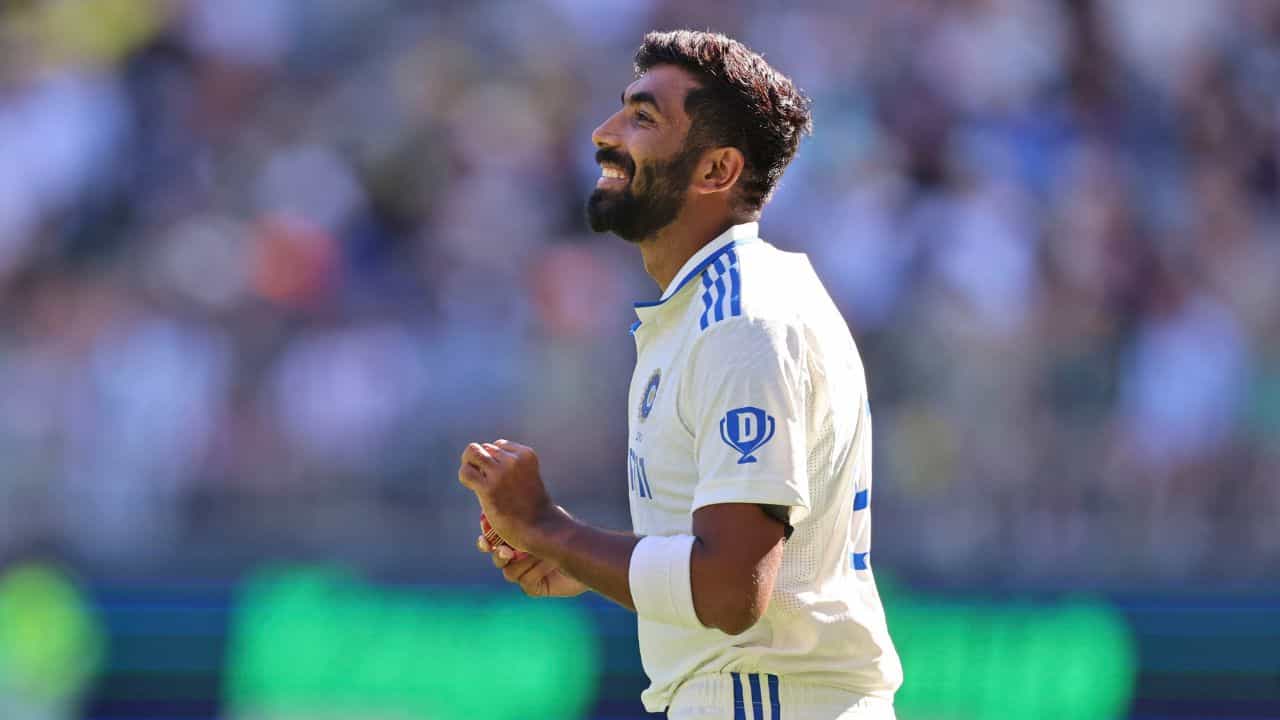 Jasprit Bumrah: জসপ্রীত বুমরার জন্য ৫২০ কোটির পার্সও কম! বলছেন 'আইপিএল' কোচ Jasprit Bumrah: জসপ্রীত বুমরার জন্য ৫২০ কোটির পার্সও কম! বলছেন 'আইপিএল' কোচ