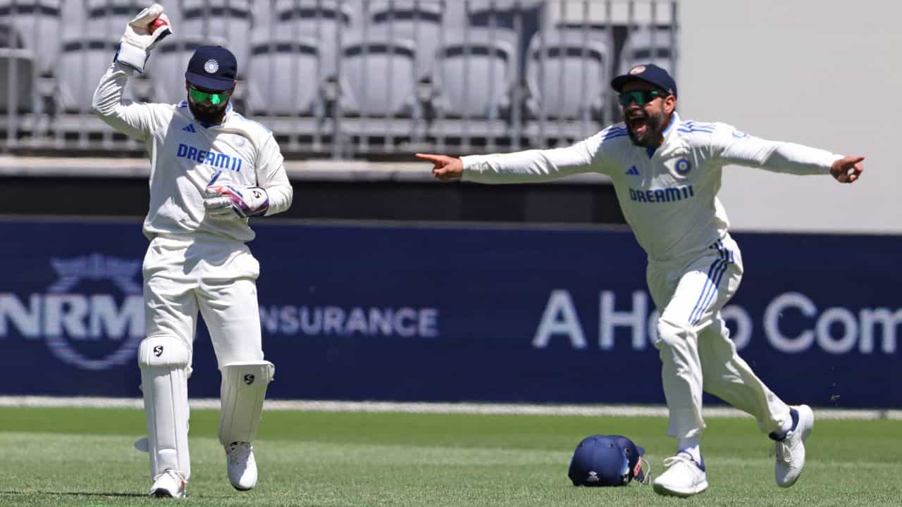 IND vs AUS: ভারতের সাহসী সিদ্ধান্ত! ইংল্যান্ডের প্রাক্তন ক্যাপ্টেন কুর্নিশ জানিয়ে বলছেন... IND vs AUS: ভারতের সাহসী সিদ্ধান্ত! ইংল্যান্ডের প্রাক্তন ক্যাপ্টেন কুর্নিশ জানিয়ে বলছেন...