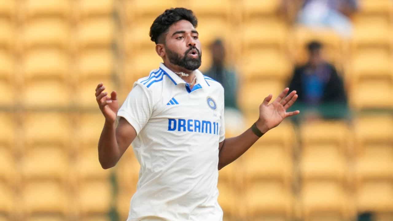 Mohammed Siraj: সিরাজের জন্য চিন্তা হচ্ছিল... বিস্ফোরক ঝামেলার রেশ টেনে কে বললেন এমন কথা? Mohammed Siraj: সিরাজের জন্য চিন্তা হচ্ছিল... বিস্ফোরক ঝামেলার রেশ টেনে কে বললেন এমন কথা?