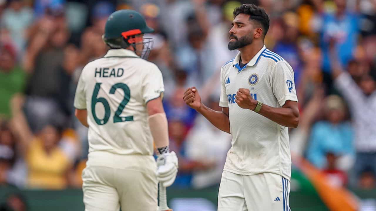 IND vs AUS Draw: রোমাঞ্চ হল না; সিরিজ সমতায় রেখেই বক্সিং ডে-তে নামবেন রোহিতরা IND vs AUS Draw: রোমাঞ্চ হল না; সিরিজ সমতায় রেখেই বক্সিং ডে-তে নামবেন রোহিতরা