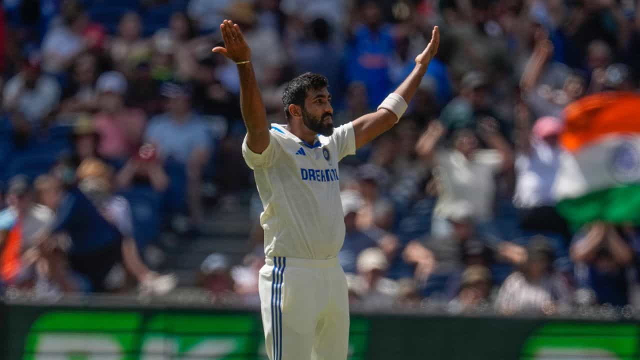 Jasprit Bumrah: বুমরা এলেন, হেড মাথা নত করলেন; টানা তিনে ডাবল সেঞ্চুরি পার জসপ্রীতের Jasprit Bumrah: বুমরা এলেন, হেড মাথা নত করলেন; টানা তিনে ডাবল সেঞ্চুরি পার জসপ্রীতের