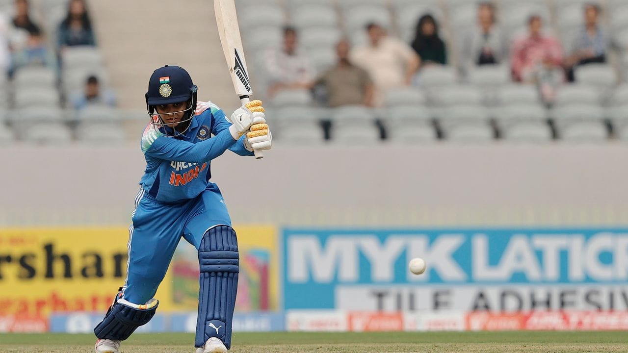 শেষ দুটি টি-টোয়েন্টিতে খেলতে পারেননি নিয়মিত অধিনায়ক হরমনপ্রীত কৌর। ওয়ান ডে-তে ফিরলেন। হরমনের নেতৃত্বে ওয়েস্ট ইন্ডিজকে প্রথম ওডিআইতে ২১১ রানের বিশাল ব্যবধানে হারাল ভারত। ছবি- BCCI