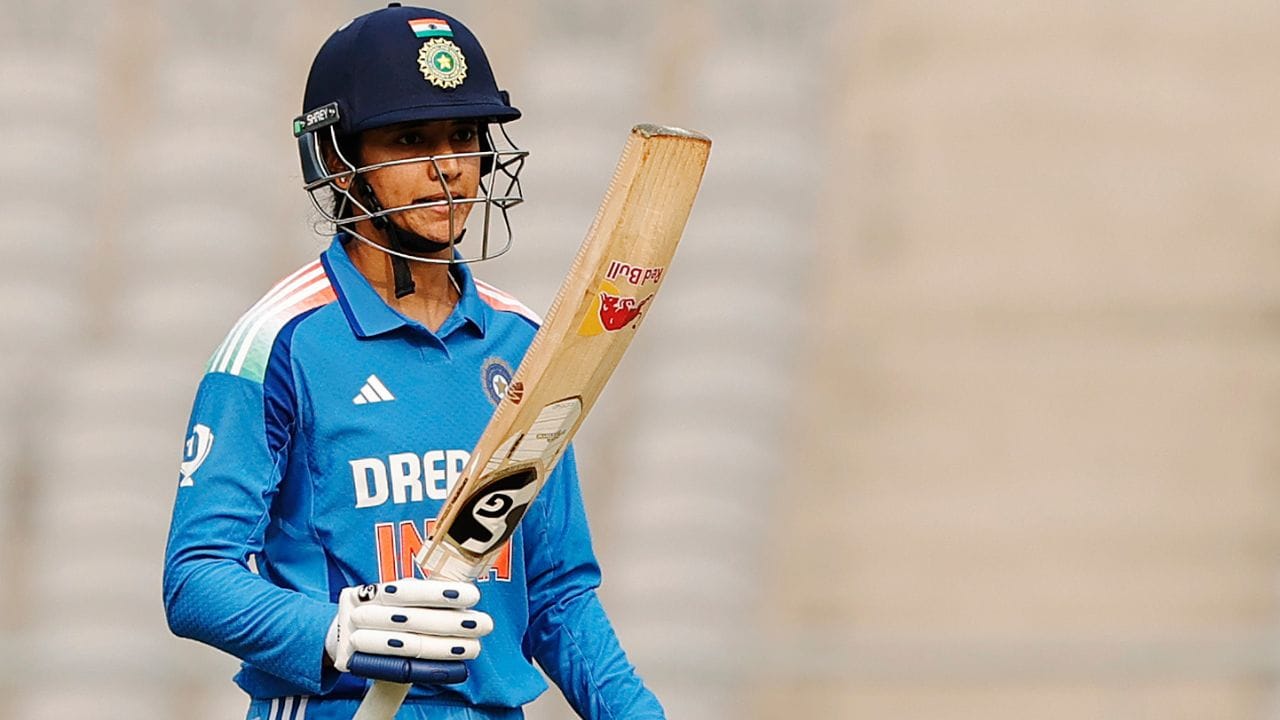 স্মৃতি মান্ধানা দুরন্ত ছন্দে। এ দিন অল্পের জন্য সেঞ্চুরি মিস হল স্মৃতির। ১০২ বলে ৯১ রানের ইনিংস খেলে ফেরেন ভাইস ক্যাপ্টেন। ১৩টি বাউন্ডারি মেরেছেন। ছবি- BCCI