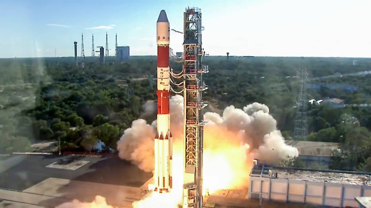 ISRO: মহাকাশে ল্যাবরেটরি, সবকিছু করবে AI, লক্ষ্য কী ইসরোর?