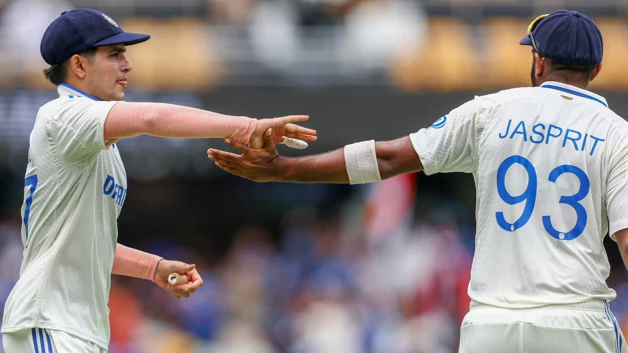 Jasprit Bumrah: জসপ্রীত বুমরাকে নিয়ে বর্ণবিদ্বেষ মূলক মন্তব্য! প্রকাশ্যে ক্ষমা চাইলেন ধারাভাষ্যকার Jasprit Bumrah: জসপ্রীত বুমরাকে নিয়ে বর্ণবিদ্বেষ মূলক মন্তব্য! প্রকাশ্যে ক্ষমা চাইলেন ধারাভাষ্যকার