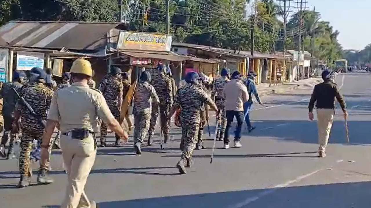 Maynaguri Case: একেবারে বন্দে ভারতের গতিতে তদন্ত! ২৪ ঘণ্টার মধ্যে ৪৫০ জনের নামে শুয়োমোটো মামলা করে ফেলল পুলিশ