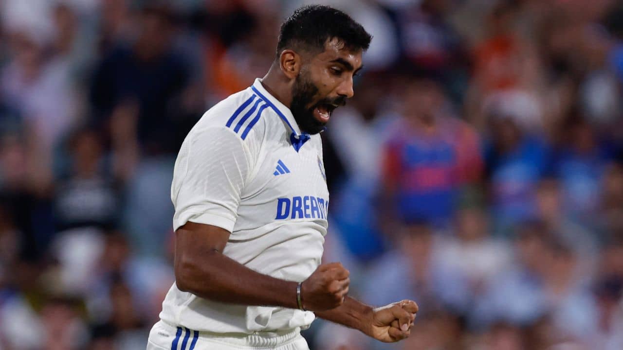 Jasprit Bumrah: গেমচেঞ্জার জসপ্রীত বুমরার ঝুলিতে তিন, ২ রানেই ইতি স্টিভ স্মিথের ইনিংস