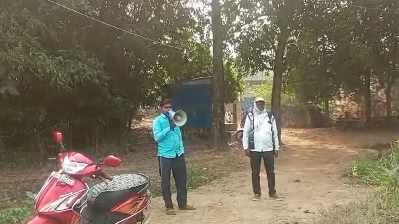 Jhargram: জিনাত! এই 'মেয়ে'র নাম শুনেই বুক কাঁপছে আধিকারিকদের, নতুন করে আতঙ্কে জঙ্গলমহল Jhargram: জিনাত! এই 'মেয়ে'র নাম শুনেই বুক কাঁপছে আধিকারিকদের, নতুন করে আতঙ্কে জঙ্গলমহল