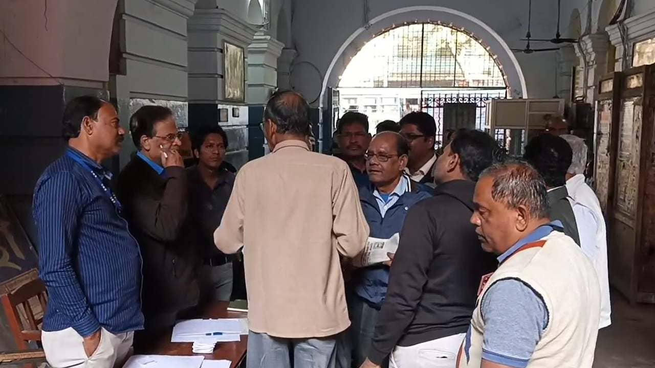 Election in Kolkata: কলকাতা পুরনিগমের কো-অপারেটিভ নির্বাচনেও শাসকের ‘দাদাগিরি’? লড়াইয়ের আগেই তৃণমূলের দখলে ২৫ আসন