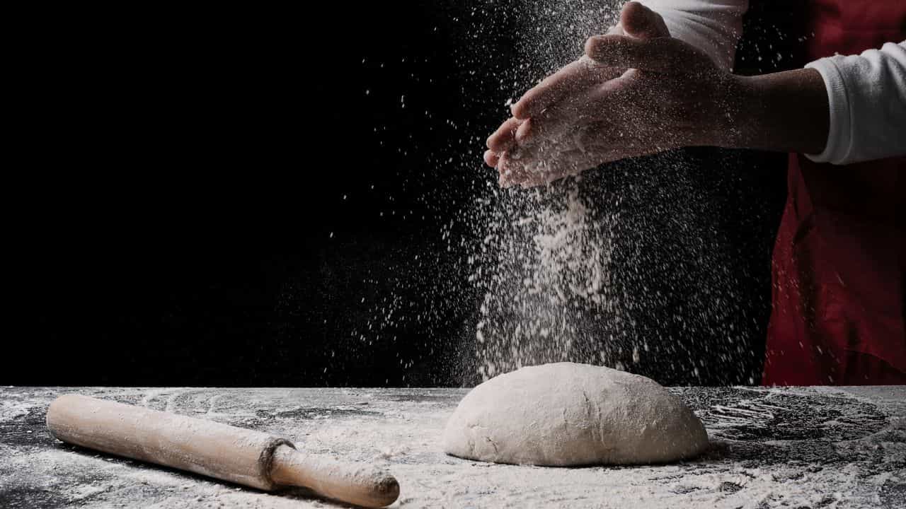 Leftover Dough: আটা মেখে ফ্রিজে রেখে দেন, বিপদ ডাকছেন না তো! Leftover Dough: আটা মেখে ফ্রিজে রেখে দেন, বিপদ ডাকছেন না তো!