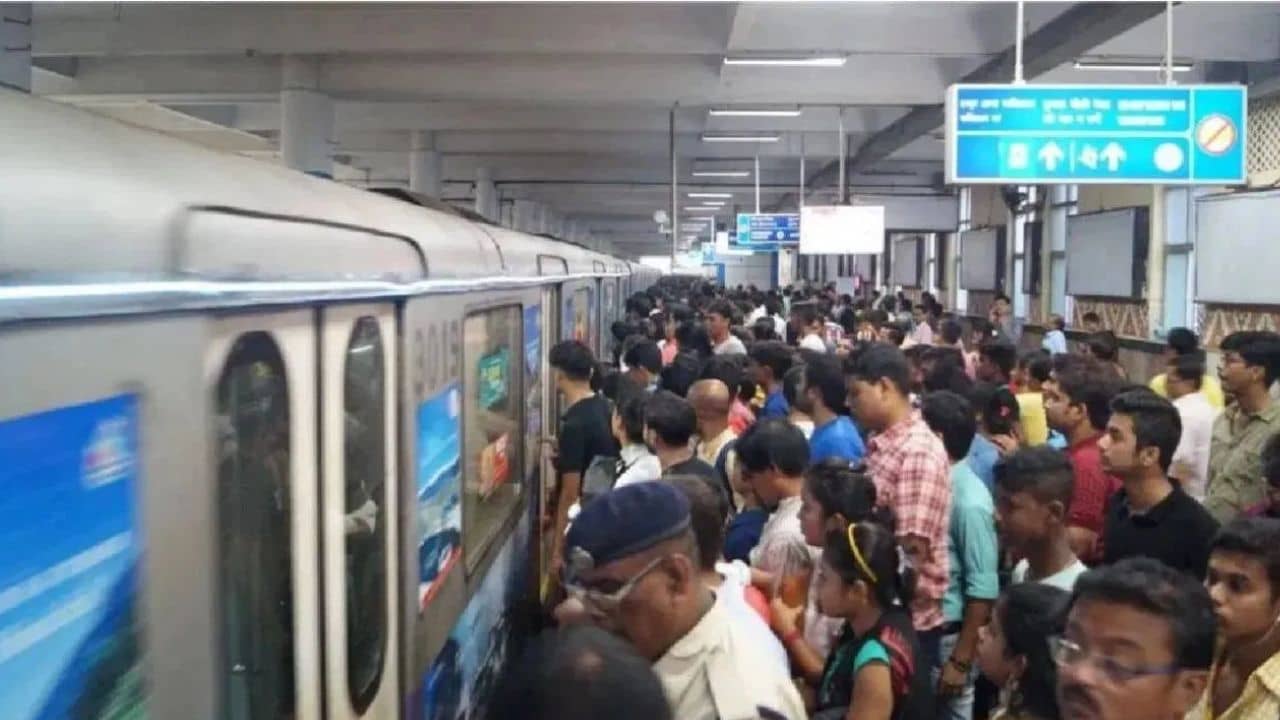 Kolkata Metro: রাতের শেষ মেট্রোর যাত্রীদের জন্য সুখবর, কী বলল কর্তৃপক্ষ?