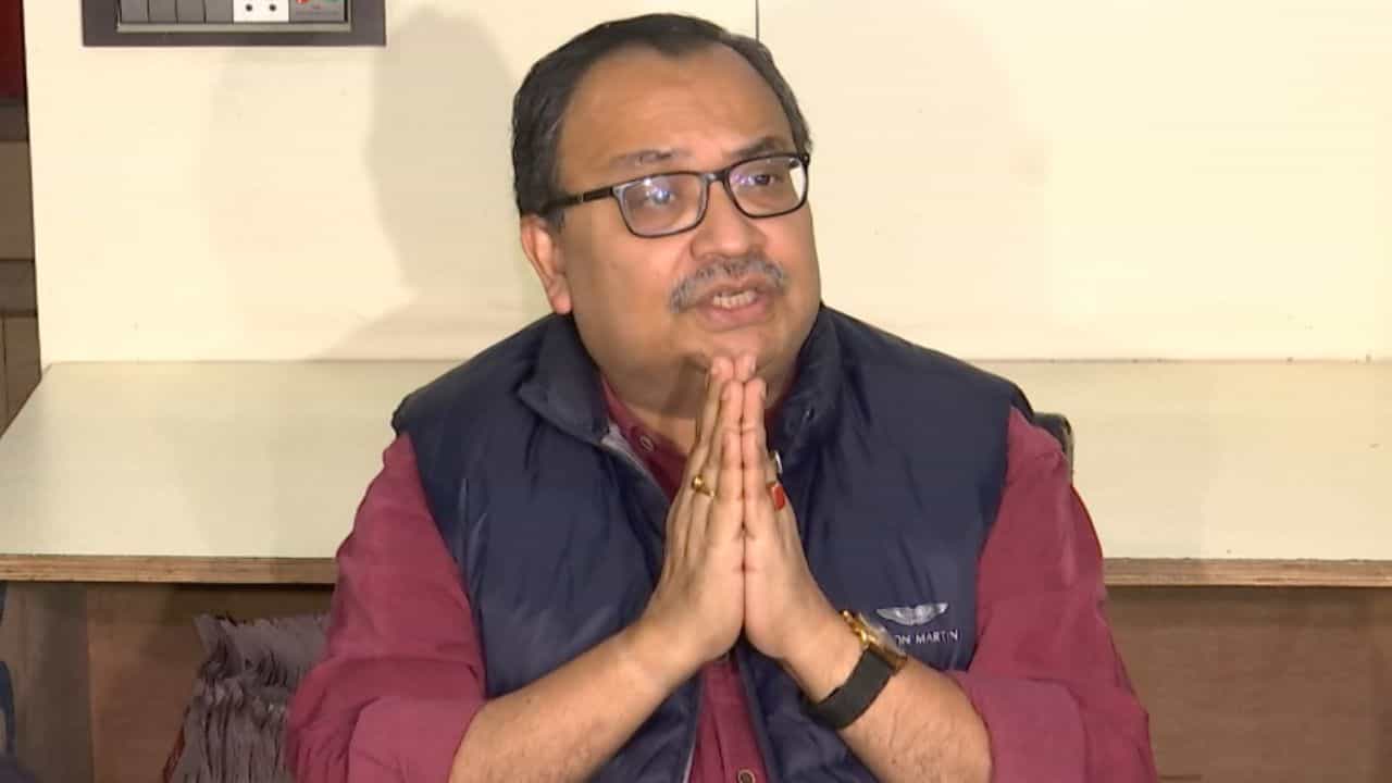 Kunal Ghosh on Doctors: সব বিষয়ে সরকার কী করে নজর দেবে? ডাক্তারদের ‘ভয়ঙ্কর অপকীর্তির’ কথা বলে কুণালের সাফাই Kunal Ghosh on Doctors: সব বিষয়ে সরকার কী করে নজর দেবে? ডাক্তারদের ‘ভয়ঙ্কর অপকীর্তির’ কথা বলে কুণালের সাফাই