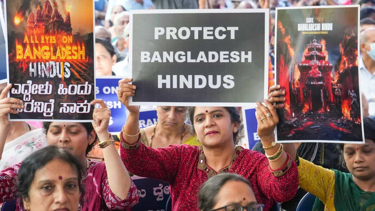 Bangladesh: বাংলাদেশে হিন্দু মহিলাকে ঘরে ঢুকে খুন! মাথায় আঘাত, ছিঁড়ে ফেলা হল তুলসীর মালা! Bangladesh: বাংলাদেশে হিন্দু মহিলাকে ঘরে ঢুকে খুন! মাথায় আঘাত, ছিঁড়ে ফেলা হল তুলসীর মালা!