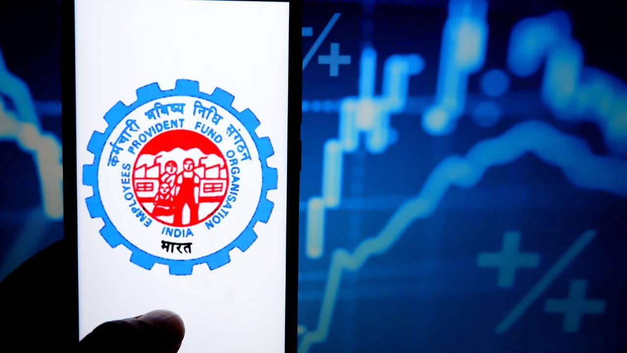 EPFO: আপনার জমা করা EPFO-র টাকা কোথায় যায়? কী করে সরকার?