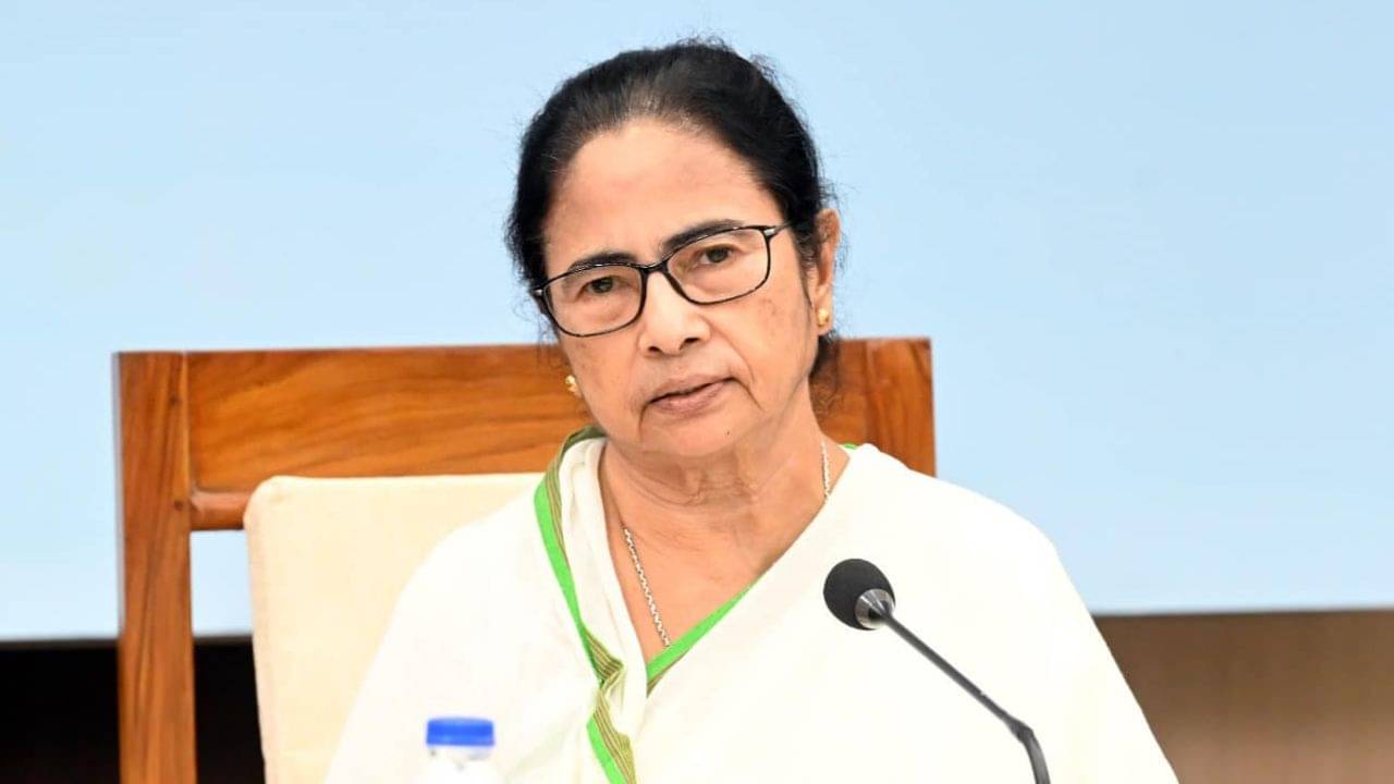 Land Reform: শুনানির আগে বেরিয়ে যাচ্ছে রায়, তাজ্জব প্রশাসনও, বেজায় ক্ষুব্ধ মমতা