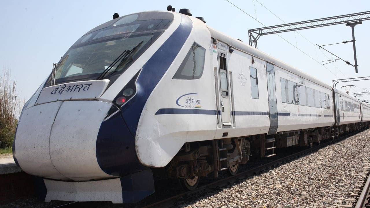 Vande Bharat: বন্দে ভারতের ভাড়া কি এবার কমবে? জবাব দিলেন রেলমন্ত্রী