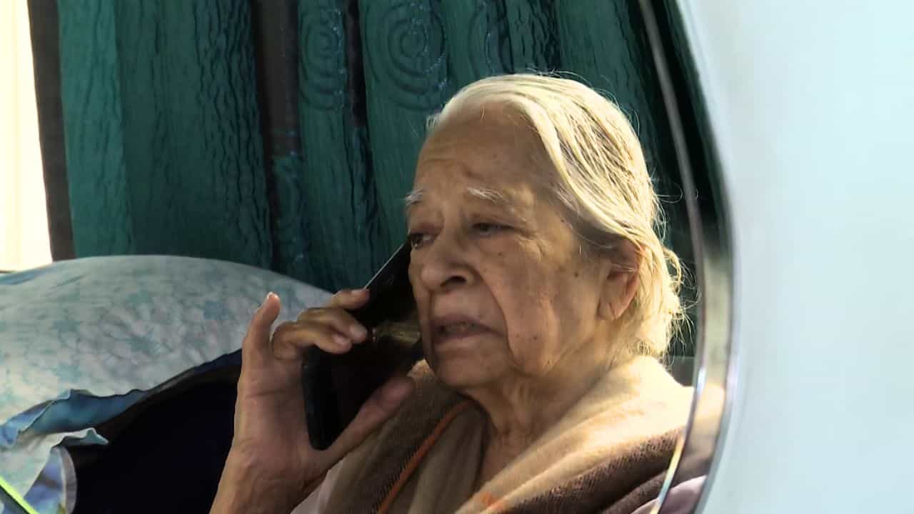 Manmohan Singh Sister: দু'দিন আগেও কলকাতায় বোনের সঙ্গে কথা বলেছিলেন 'ফ্যামিলিম্যান' মনমোহন, কখনও বলতেন না 'আমি ব্যস্ত' Manmohan Singh Sister: দু'দিন আগেও কলকাতায় বোনের সঙ্গে কথা বলেছিলেন 'ফ্যামিলিম্যান' মনমোহন, কখনও বলতেন না 'আমি ব্যস্ত'