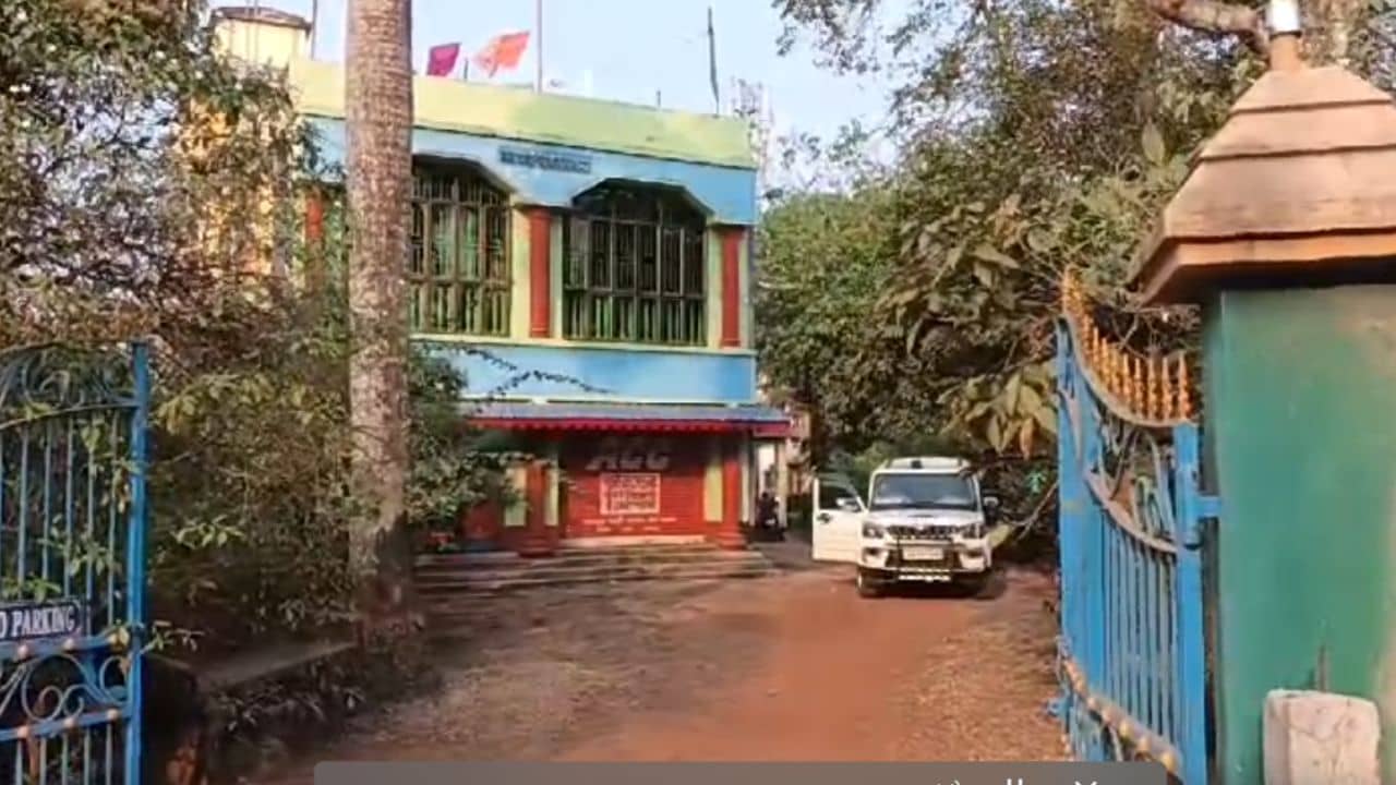 Engineer: বাড়িতে ৭ কোটি নগদ, ভরি ভরি সোনা! বাংলাদেশের এই পরিস্থিতির আবহেই এগরার প্রাক্তন সরকারি কর্তার পরিচয় সামনে এল