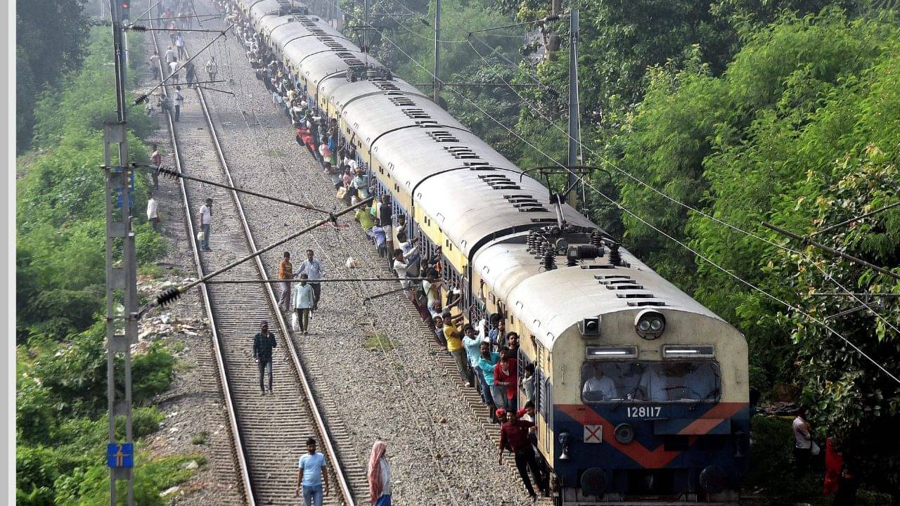Railway: ট্রেনে কখনও লোডশেডিং হয় না কেন? কীভাবে বিদ্যুৎ পায় ইঞ্জিন