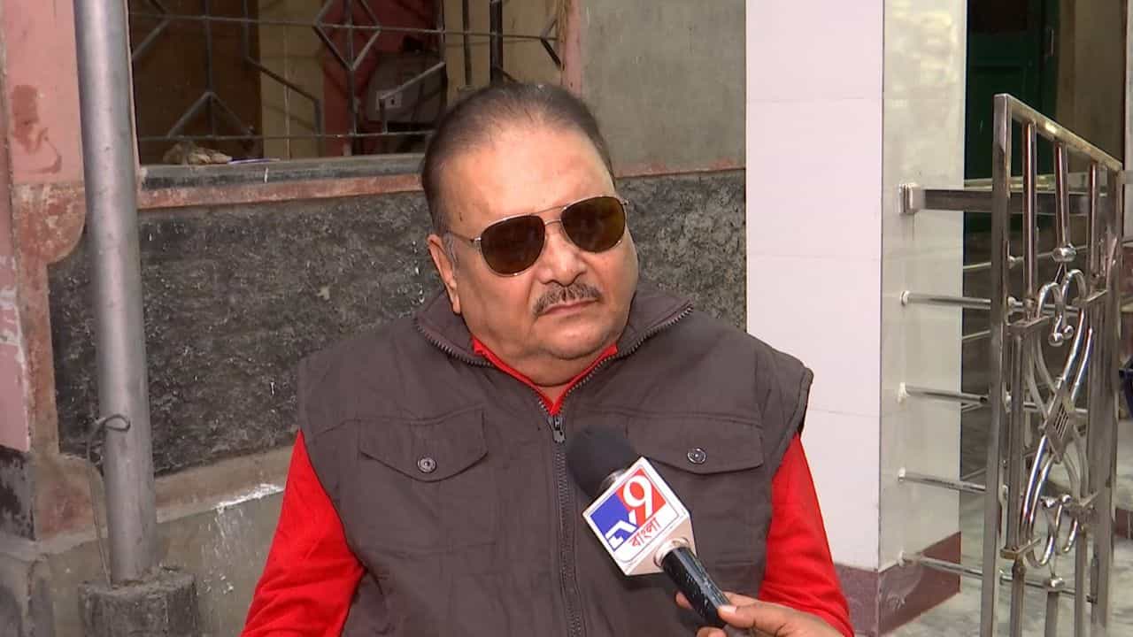 Madan Mitra: 'নতুন সিগারেট খেতে শিখলে যা হয়...', ফিরহাদের সমালোচনা করায় দলের বিধায়ককেই ধুয়ে দিলেন মদন Madan Mitra: 'নতুন সিগারেট খেতে শিখলে যা হয়...', ফিরহাদের সমালোচনা করায় দলের বিধায়ককেই ধুয়ে দিলেন মদন