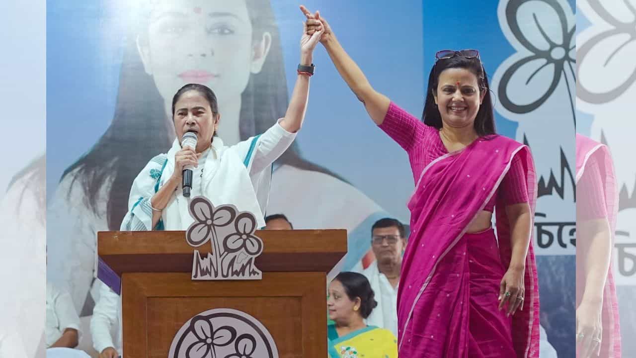 Mahua Moitra: 'মহুয়াকে সরান', মমতাকে চিঠি দিলেন দলেরই ৬ বিধায়ক Mahua Moitra: 'মহুয়াকে সরান', মমতাকে চিঠি দিলেন দলেরই ৬ বিধায়ক