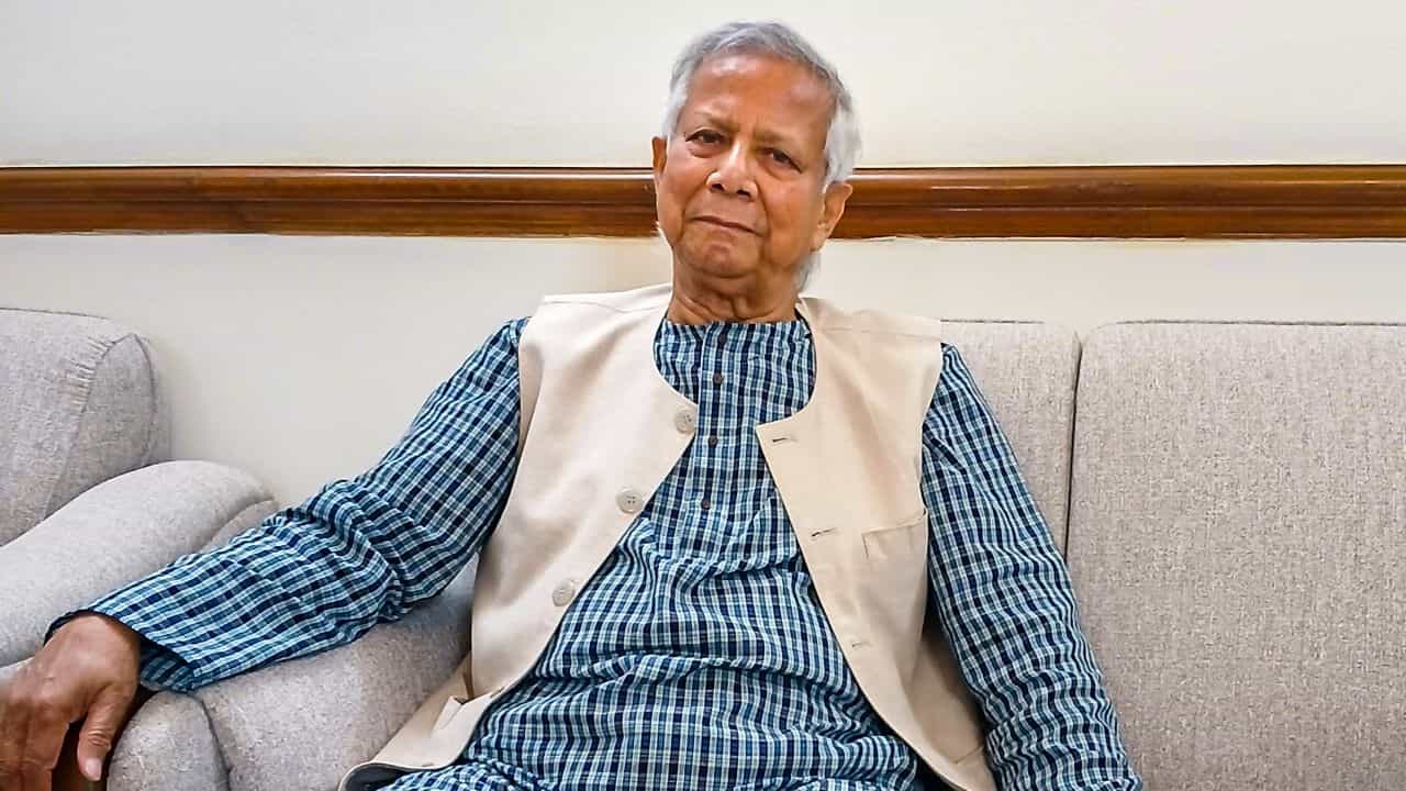 Bangladesh: তিন মাসেই খসে পড়েছে মুখোশ, ইউনূস সরকারের মেয়াদ খতম? Bangladesh: তিন মাসেই খসে পড়েছে মুখোশ, ইউনূস সরকারের মেয়াদ খতম?