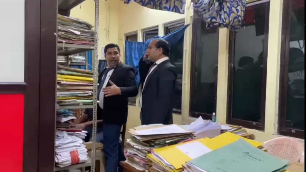 অবশেষে ধর্ষণকাণ্ডে দোষী সাব্যস্ত করল আদালত, বড় রায় দিল কোর্ট অবশেষে ধর্ষণকাণ্ডে দোষী সাব্যস্ত করল আদালত, বড় রায় দিল কোর্ট