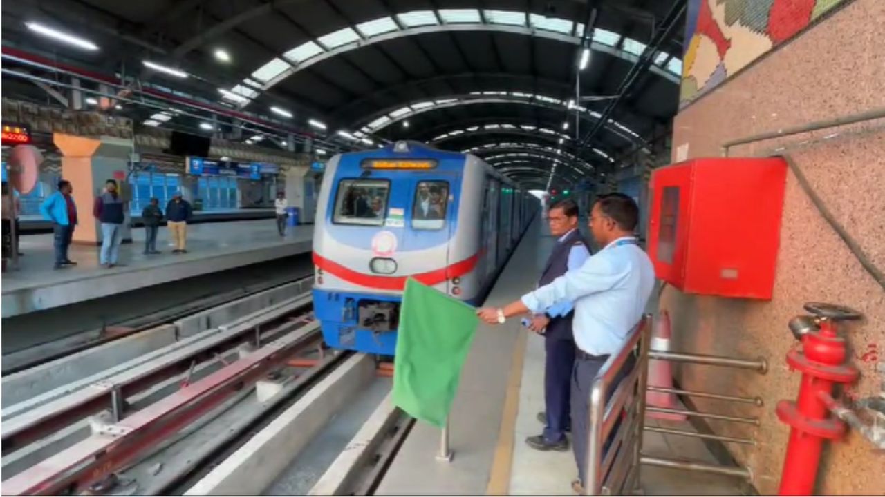 Kolkata Metro: সুখবর! শুরু হল বিমানবন্দর থেকে মেট্রোর ট্রায়াল রান, আপনি কবে চড়তে পারবেন?