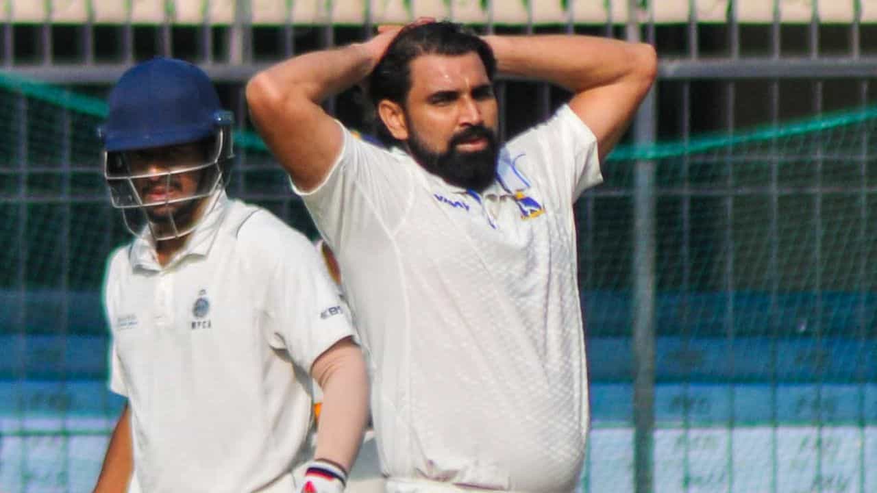 Mohammed Shami: পুরো ম্যাচ ফিট নন? অস্ট্রেলিয়া যাওয়ার জন্য ফিটনেস পরীক্ষা মহম্মদ সামির Mohammed Shami: পুরো ম্যাচ ফিট নন? অস্ট্রেলিয়া যাওয়ার জন্য ফিটনেস পরীক্ষা মহম্মদ সামির