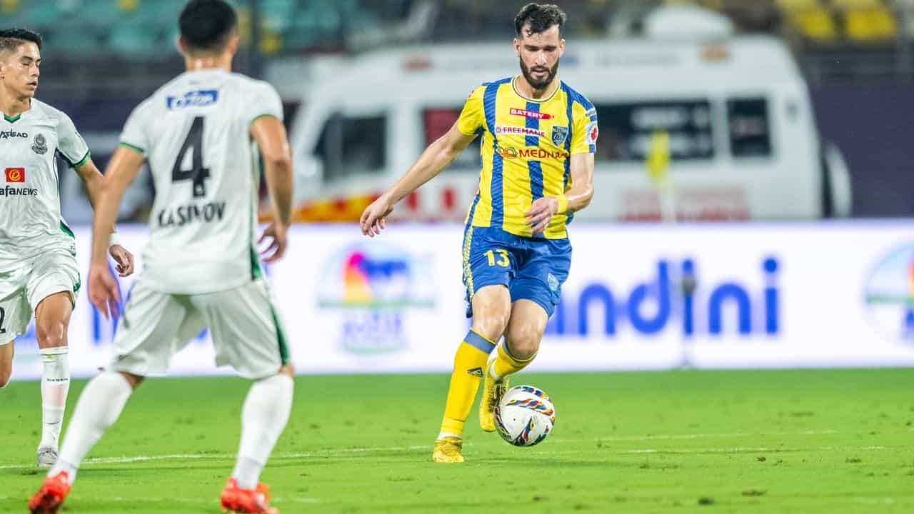 ISL 2024-25: টানা পাঁচ ম্যাচে হার, কেরালা ব্লাস্টার্সের কাছে নিজেদের ভুলেই ডুবল মহমেডান ISL 2024-25: টানা পাঁচ ম্যাচে হার, কেরালা ব্লাস্টার্সের কাছে নিজেদের ভুলেই ডুবল মহমেডান