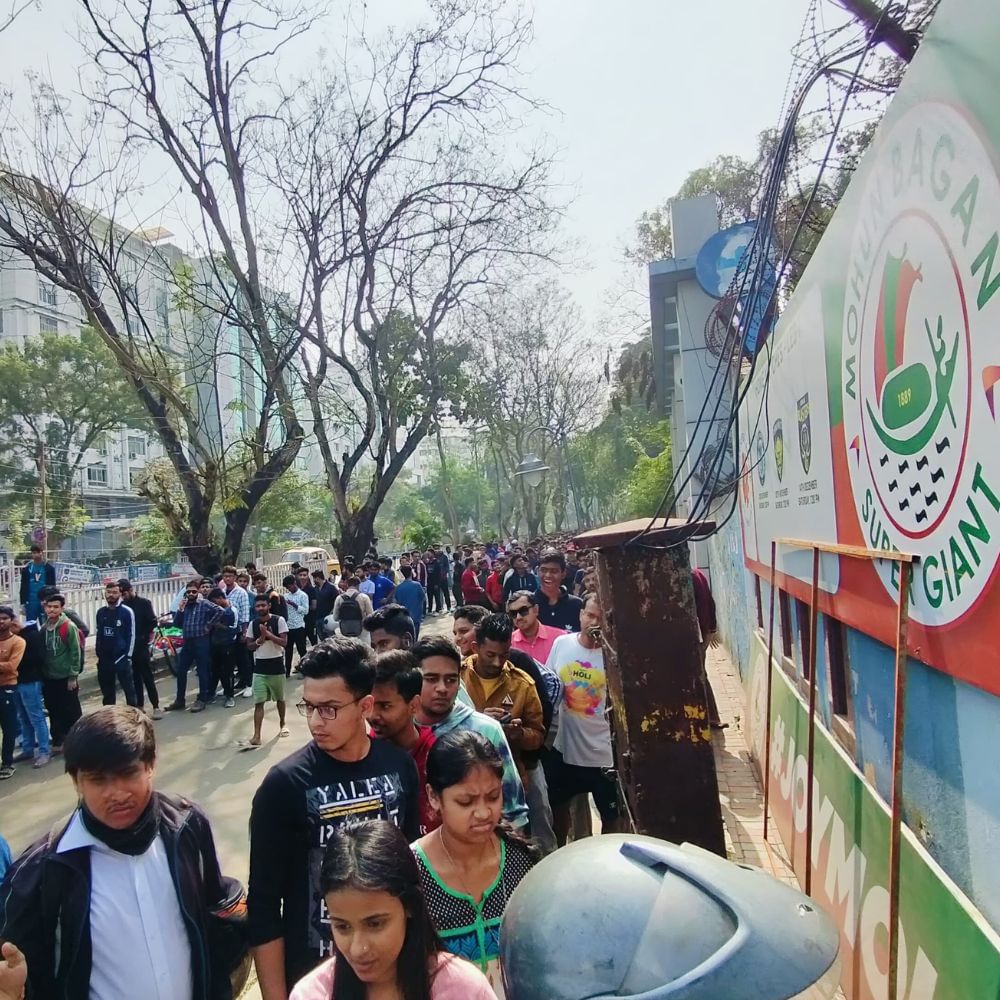 নতুন বছরে ২ তারিখ যুবভারতীতে হায়দরাবাদের মুখোমুখি হবে মোহনবাগান। সেই ম্যাচের জন্য বিনামূল্যে সমর্থকদের টিকিট উপহার দেওয়া হবে বলেছিলেন সঞ্জীব গোয়েঙ্কা। 
