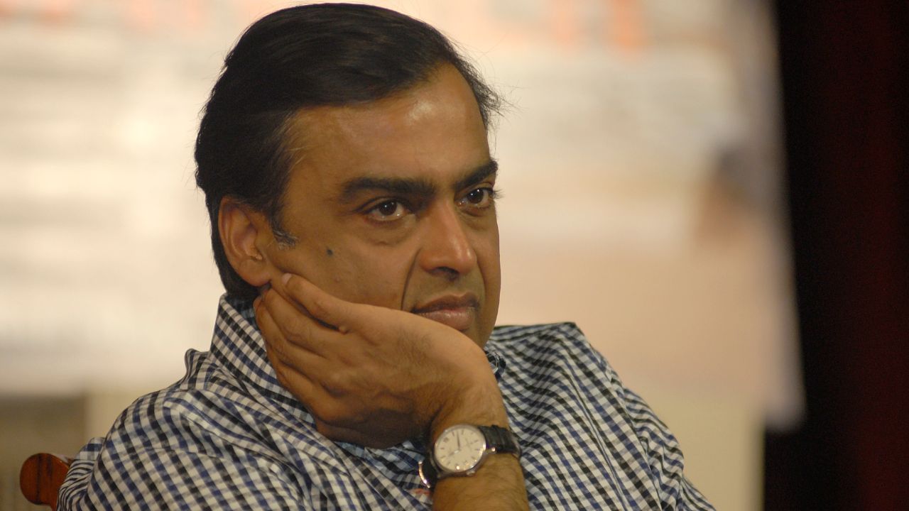 Mukesh Ambani: ছেলের বিয়ে দেওয়ার পরই ভারতের সবচেয়ে মোটা অঙ্কের লোন নিতে চলেছেন মুকেশ অম্বানী, হঠাৎ কী হল?