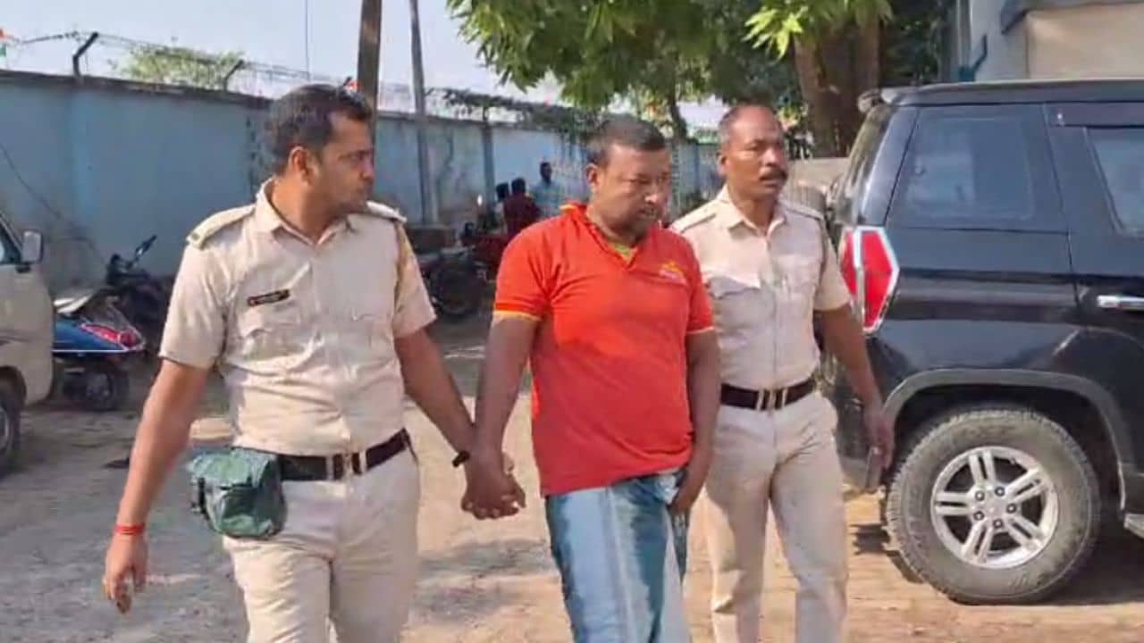 Murshidabad: মায়ের কোল থেকে ৭ মাসের মেয়েকে কেড়ে নিয়ে ছুড়ে দিয়েছিল পুকুরে, বাবাকে শিউরে ওঠার মতো শাস্তি দিল আদালত