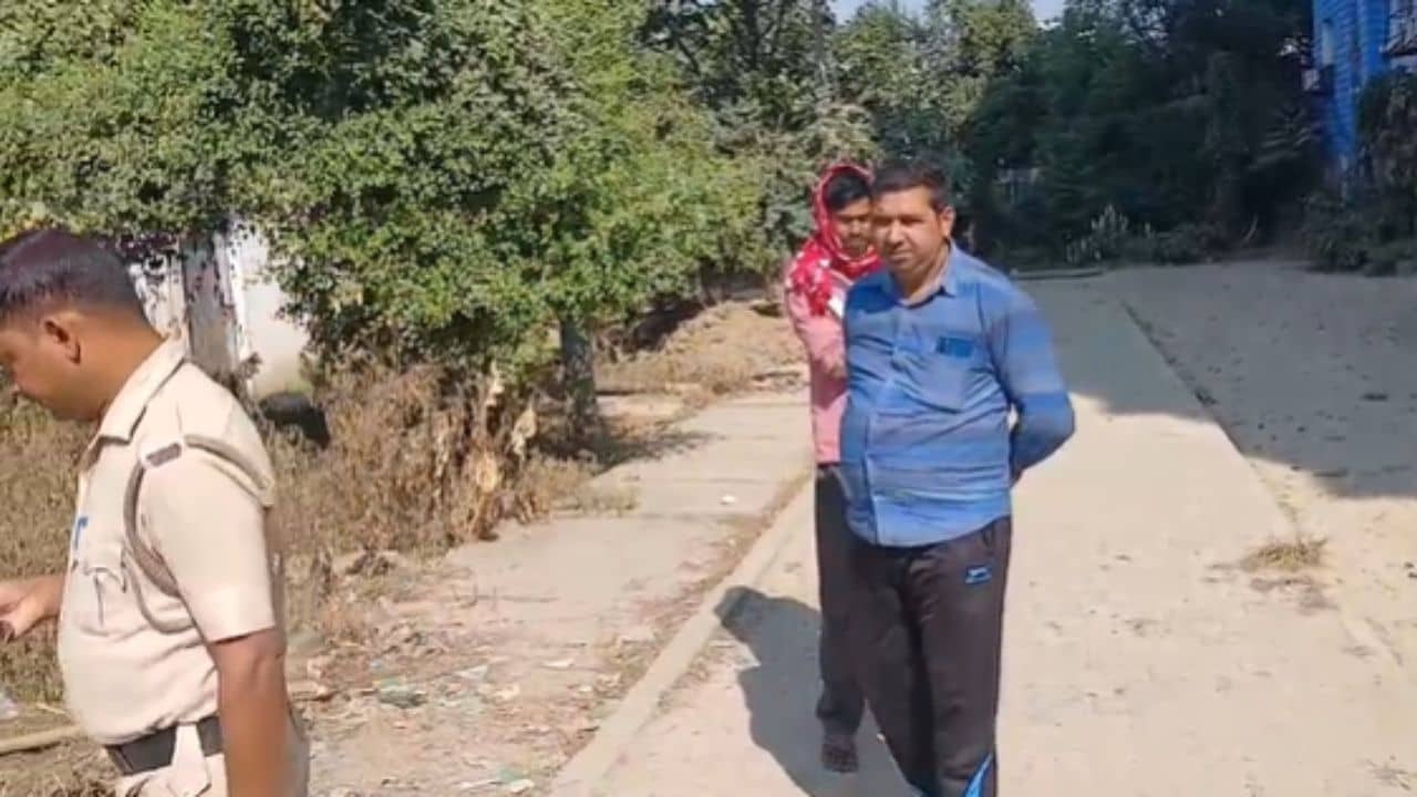 Murshidabad: প্রসাদ খাওয়ার পর হাত ধোয়ার জল লাগায় অশান্তি, পিটিয়ে খুন