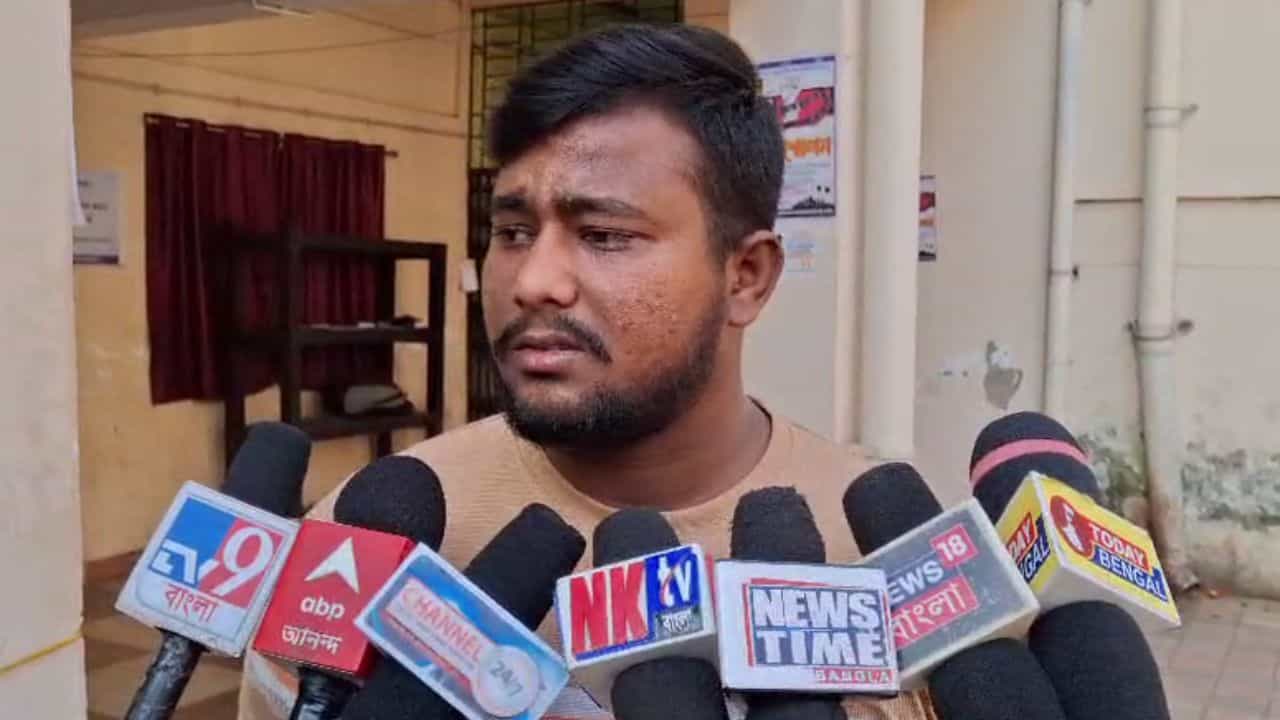 Naihati: বাড়িতে বসেই খুন হয়েছিলেন অমরনাথ, দুষ্কৃতীদের ভয়াবহ শাস্তি দিল আদালত Naihati: বাড়িতে বসেই খুন হয়েছিলেন অমরনাথ, দুষ্কৃতীদের ভয়াবহ শাস্তি দিল আদালত